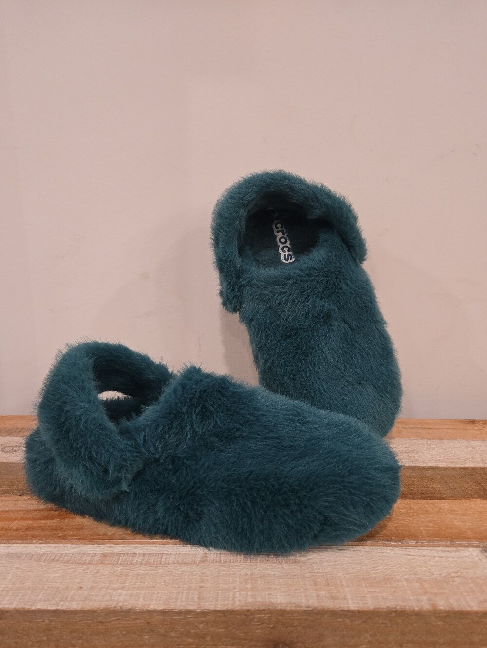 Crocs Classic Cozzzy Luxe Slippers Women's Size 9 Shoes Hosta Turquoise Teal